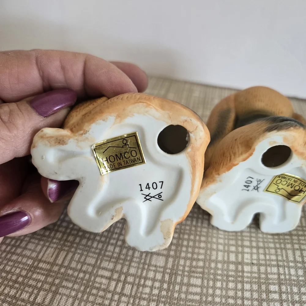 Homco Vintage Adorable Basset Hound Or Beagle Puppy Figurines.